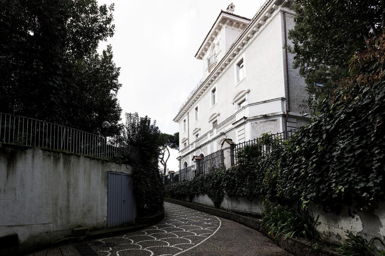 Borghese Flat With Terrace Apartment